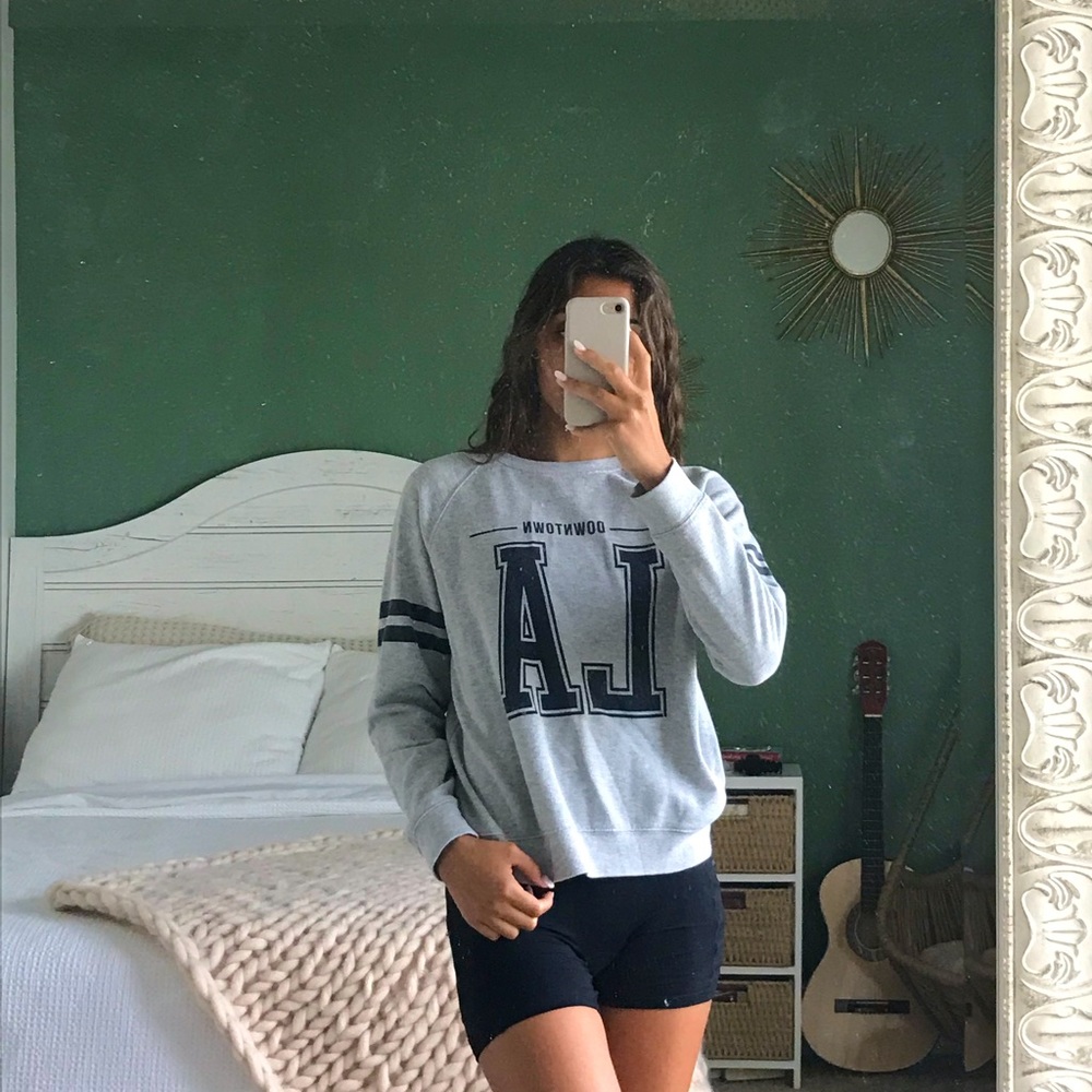 LA forever 21 grey and navy blue pull over sweatshirt size medium